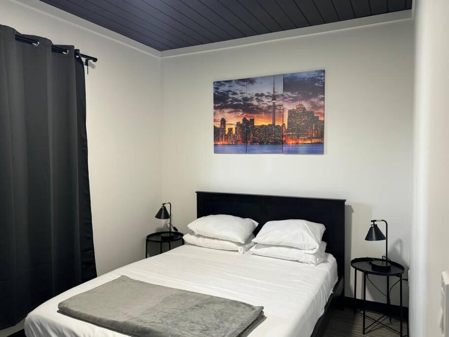 1 Bd With Kitchenette - 10 * Edmonton